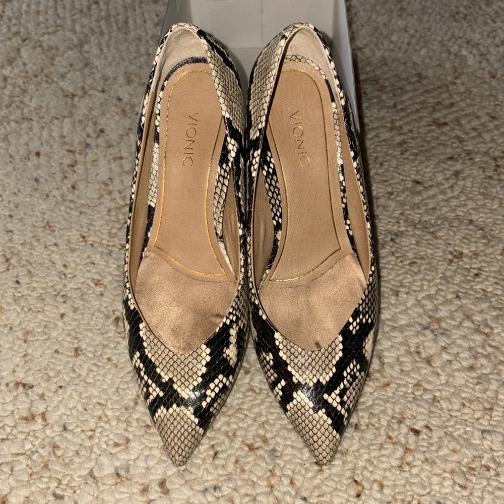 Vionic Kit Josie Natural Snake size 8